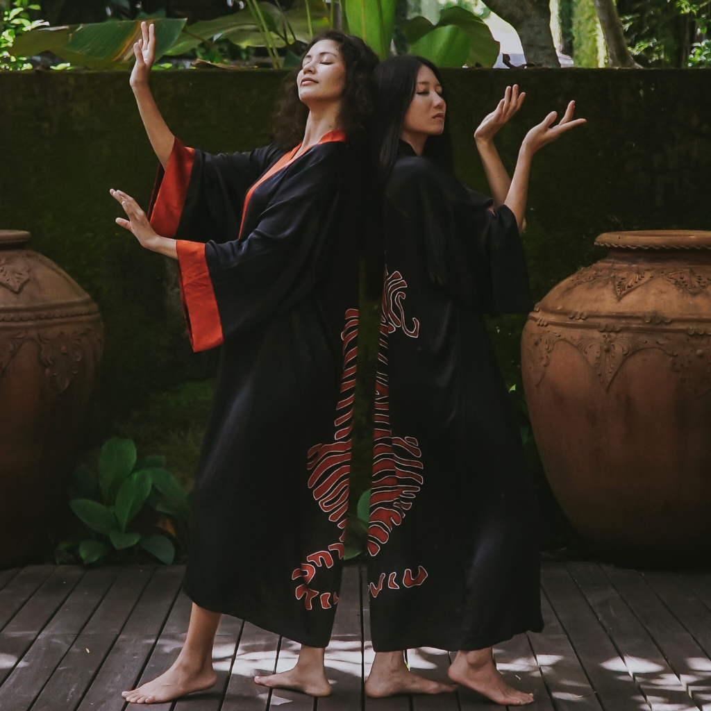 KIMONOS